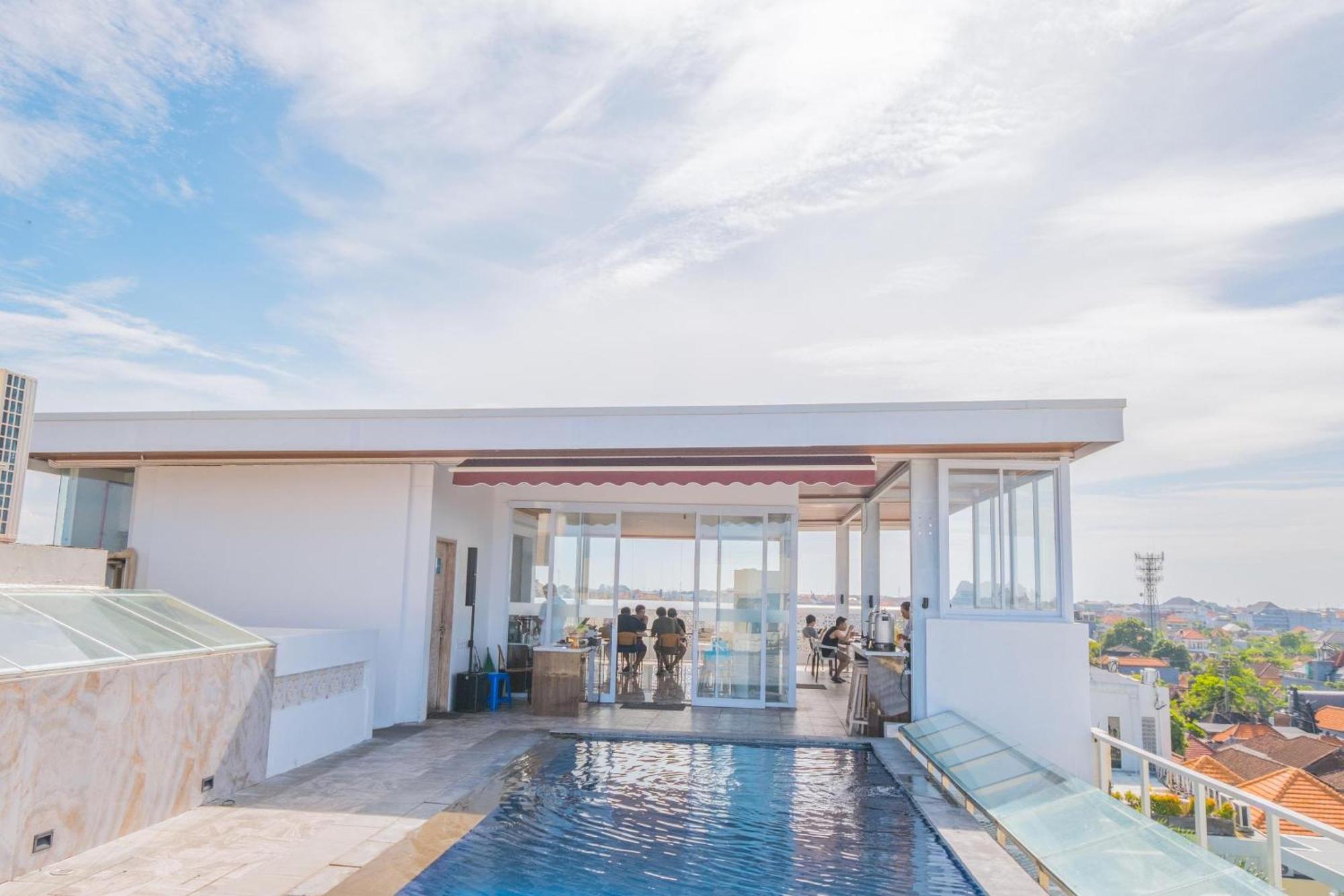 Boss Legian Hotel Powered By Archipelago Exterior photo