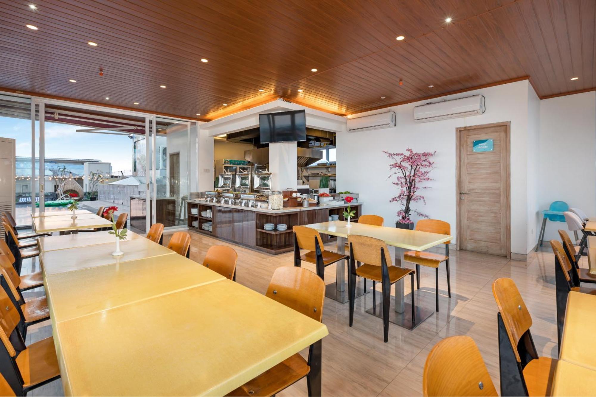 Boss Legian Hotel Powered By Archipelago Exterior photo