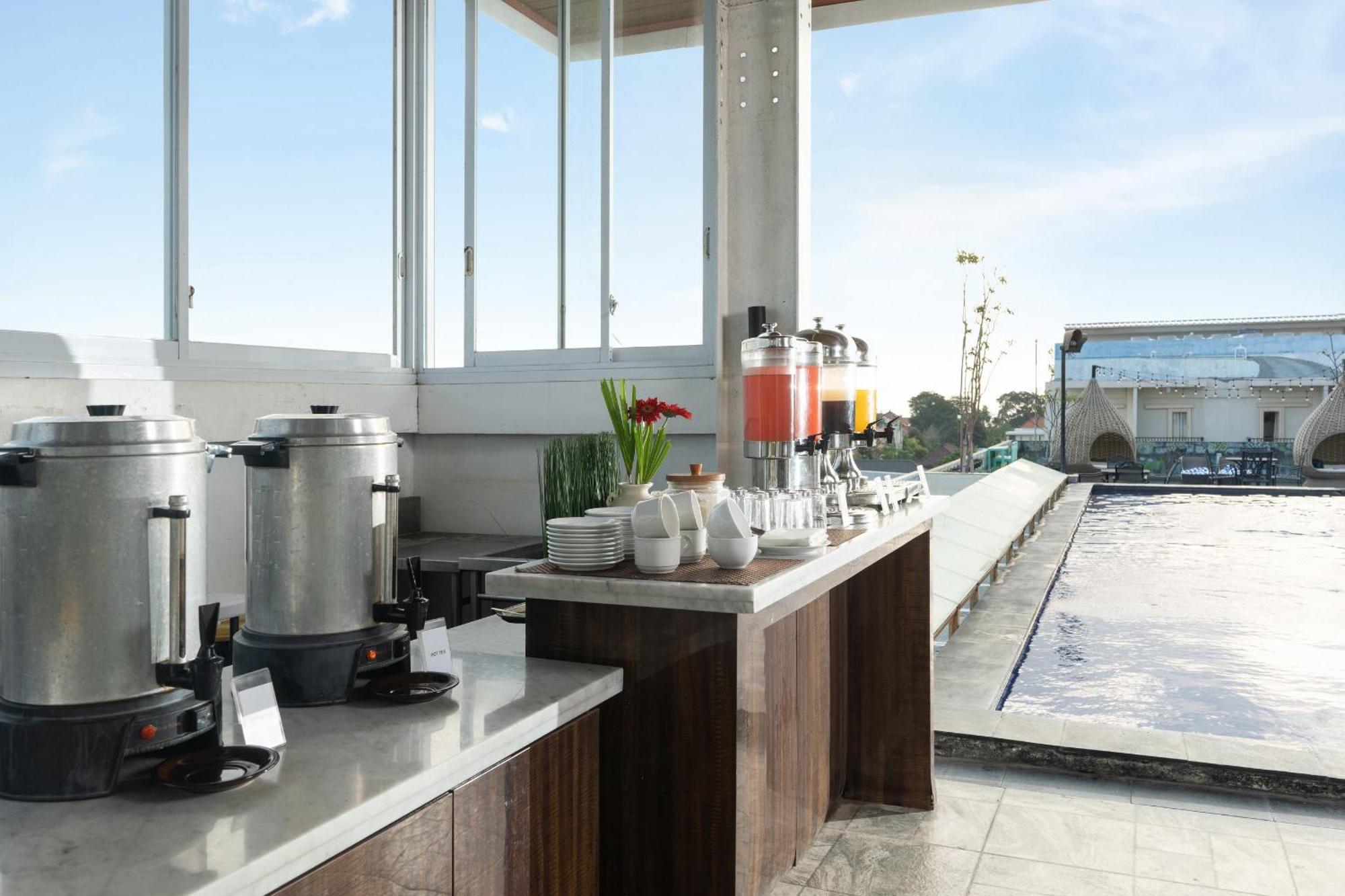 Boss Legian Hotel Powered By Archipelago Exterior photo