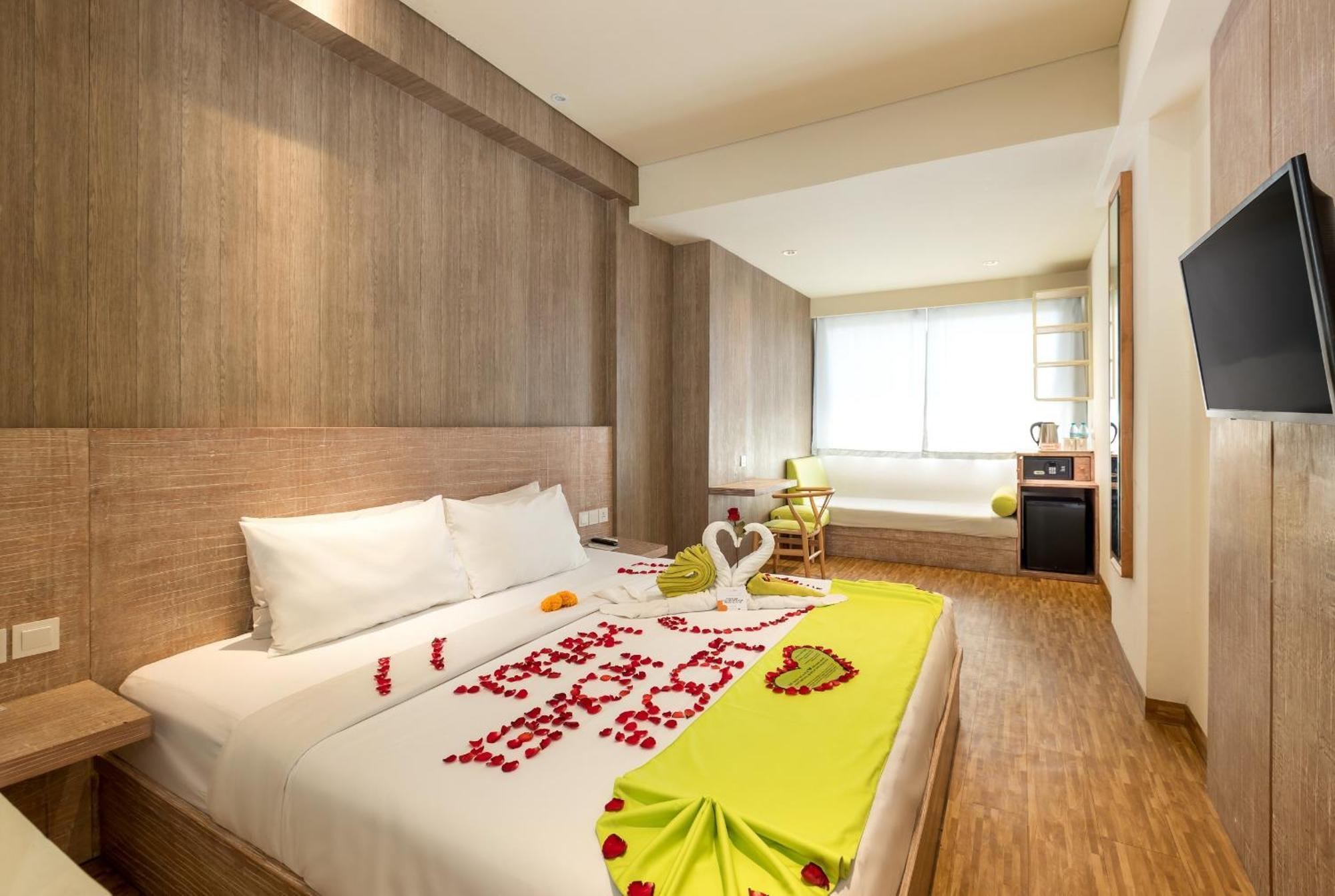 Boss Legian Hotel Powered By Archipelago Exterior photo